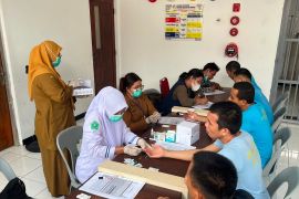 150 warga binaan Rutan Batam ikuti tes HIV/AIDS