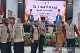 Jamaah haji perdana asal Sulbar tiba melalui Makassar