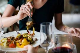 Makan Malam Sebelum Pukul 19.00, Kebiasaan Sederhana untuk Menjaga Kesehatan Jantung