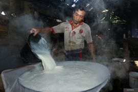 Perajin tahu terdampak kenaikan harga kedelai