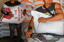 Subsidi harga kedelai bagi pelaku usaha tahu tempe
