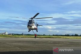 BNPB lakukan "water bombing" guna padamkan karhutla di Aceh Barat