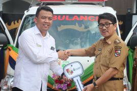 PT SGN serahkan bantuan ambulans untuk Puskesmas Mider Lampung Utara