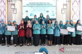 TP PKK Palembang jalankan program pelatihan menjahit untuk IRT
