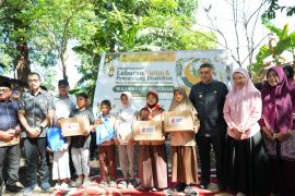 Wali Kota Makassar keliling pulau salurkan bantuan