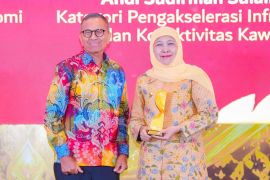 Khofifah raih dua penghargaan atas ekonomi dan ketahanan pangan