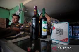 Pemkot Bandung gencarkan razia minuman keras cegah gangguan keamanan