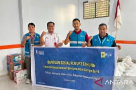 PLN salurkan bantuan sembako korban gempa di Sangihe