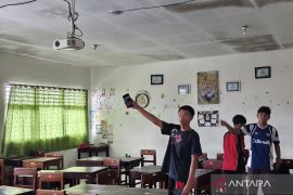 Ruang kelas SMAN 1 Cepu Blora bocor, ganggu aktivitas belajar