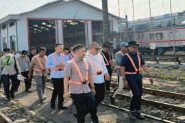 Komisi V DPR minta seluruh perlintasan sebidang KAI dievaluasi