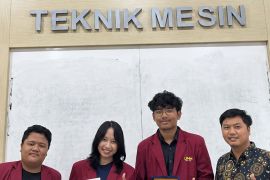 Mahasiswa UMM kembangkan inovasi mesin pencuci singkong untuk UMKM