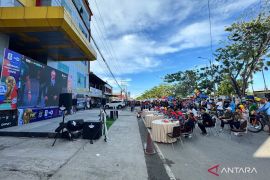 Nobar Maroko-Brasil, Olahraga Sambil Kulineran di Tepian Sungai Kayan