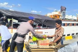 Satpolairud Tojo Una-Una perkuat pembinaan masyarakat pesisir