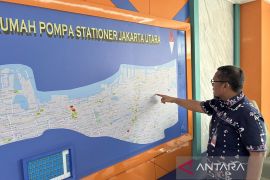 SDA Jakut perbaiki turap Kali Pegangsaan yang longsor, rampung akhir Juni