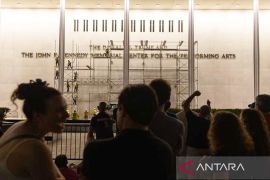 Kennedy Center hapus nama Trump di tengah sengketa hukum