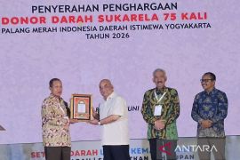 PMI DIY beri penghargaan  kepada 99 pendonor darah 75 kali