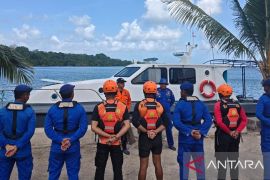 Basarnas Ambon libatkan KP Polairud cari delapan penumpang speedboat