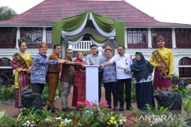 Pemkot Palembang luncurkan prangko penanda peringatan HUT ke-1343