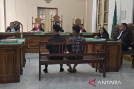 Dua terdakwa kasus 25 liter pertalite dituntut lima bulan lima hari penjara