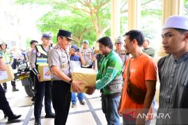 Polda Jambi Salurkan 1.000 Paket Sembako dan Lepas Bantuan Sosial Sambut Hari Bhayangkara ke-80