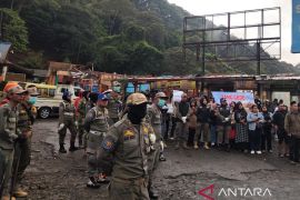 Satpol PP Cianjur gencarkan patroli di Jalur Puncak antisipasi pelanggaran berjualan