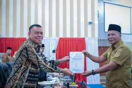 Pemkab Sergai serahkan ranperda pertanggungjawaban APBD 2025