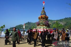 Warga pesisir gelar Sedekah Bumi demi dongkrak wisata Pantai Gemah