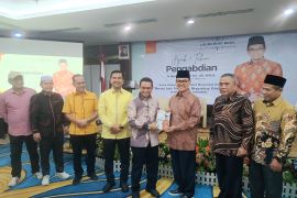 Anggota DPR Hendry Munief luncurkan buku "Jejak 1 tahun Pengabdian'