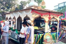 Seratusan mobil hias semarakkan Tahun Baru Islam 1448 H di Jaktim