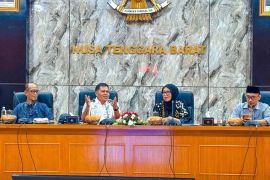 PLN UIW NTB perkuat ekosistem kendaraan listrik melalui edukasi SPKLU