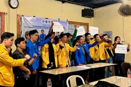 Diskusi BEM di Makassar, optimisme rupiah menguat dan desakan tangkap mafia