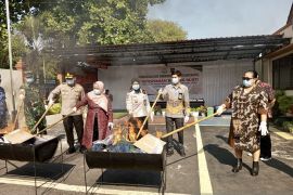 Pemkab-Kejari Gunungkidul musnahkan ratusan barang bukti kasus narkoba