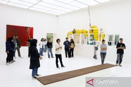 EDSU House berkolaborasi dengan tiga seniman lewat pameran "Menuju/Dari"