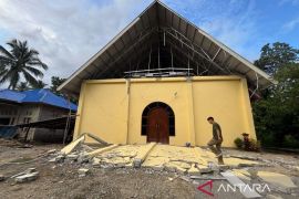 BMKG records 782 aftershocks as Sulawesi quake death toll hits three