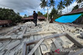 Bulog-Sulteng bantu logistik pangan untuk warga terdampak gempa