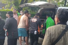 Siswa SMA di Jaksel meninggal dunia usai terjatuh dan terlindas bus