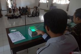 Dispendukcapil gelar perekaman KTP-el pemula sasar pelajar Tulungagung
