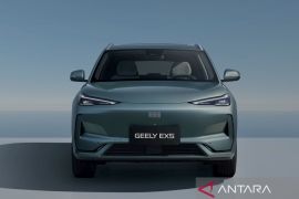 Geely EX5 diperbarui dengan tenaga 245 kW dan penggerak belakang