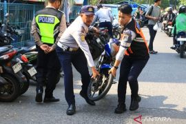 Puluhan kendaraan terjaring penertiban parkir liar di Cengkareng