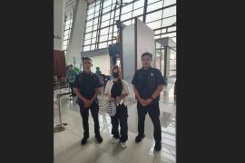 Imigrasi Singkawang deportasi WNA Taiwan karena overstay lebih 60 hari