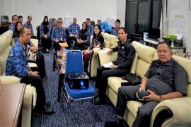 Komisi I DPRD Barut pastikan pendistribusian bantuan seragam dan peralatan sekolah lancar