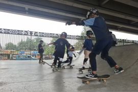 Menempa mental dengan skateboard