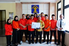 Kemenkum Bengkulu serahkan surat terdaftar Partai Gerakan Rakyat