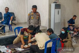 Polres HST gelar pasar murah hingga khitanan massal Hari Bhayangkara ke-80