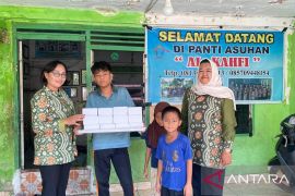 LP Palembang jalankan program bagi paket makan gratis setiap Jumat