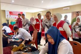 PMI Palembang gandeng PGRI tambah 100 kantong stok darah