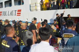 Peserta PENAS KTNA Kalimantan Utara tiba melalui Pelabuhan Kwandang