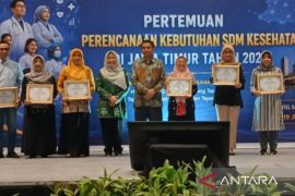Pamekasan terima penghargaan Pemprov Jatim terkait layanan kesehatan