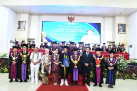 Wagub Lemhannas terima gelar doktor HC bidang kemaritiman Unsrat Manado