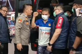 Roy Suryo dan Dokter Tifa jalani pemeriksaan kesehatan di RS Polri